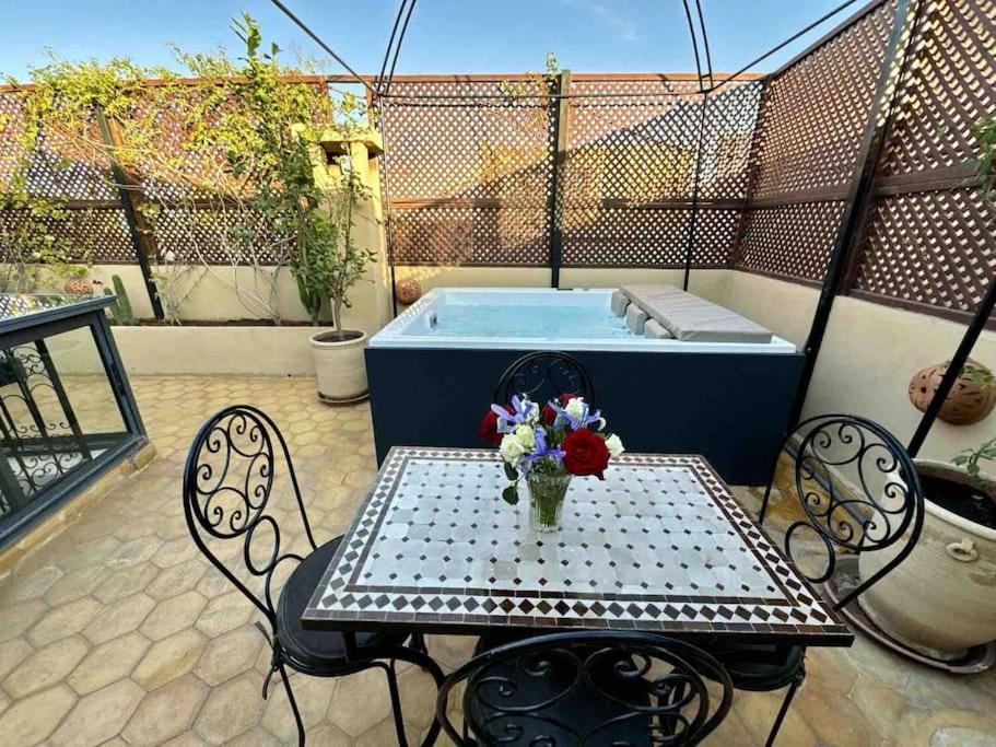 Riad Art De Vivre Avec Jacuzzi Marrakesh Eksteriør billede